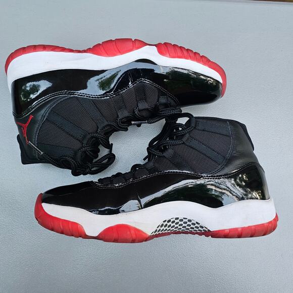 Air Jordan 11 Retro Playoffs Bred Size 9 Black Red XI Nike Jumpan 23 378037-061 - Picture 16 of 16